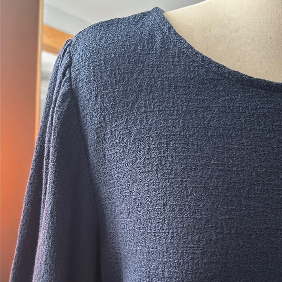 Banana Republic Navy Peplum Top Size Large - Picture 2 of 8